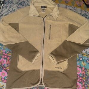 Patagonia Men's Beige and Olive Full-Zip Sweater